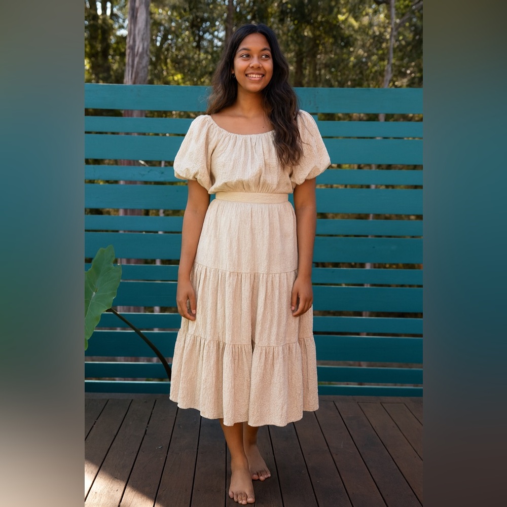 Urban Outfitters High-Waisted Tiered Midi Skirt – Size XS